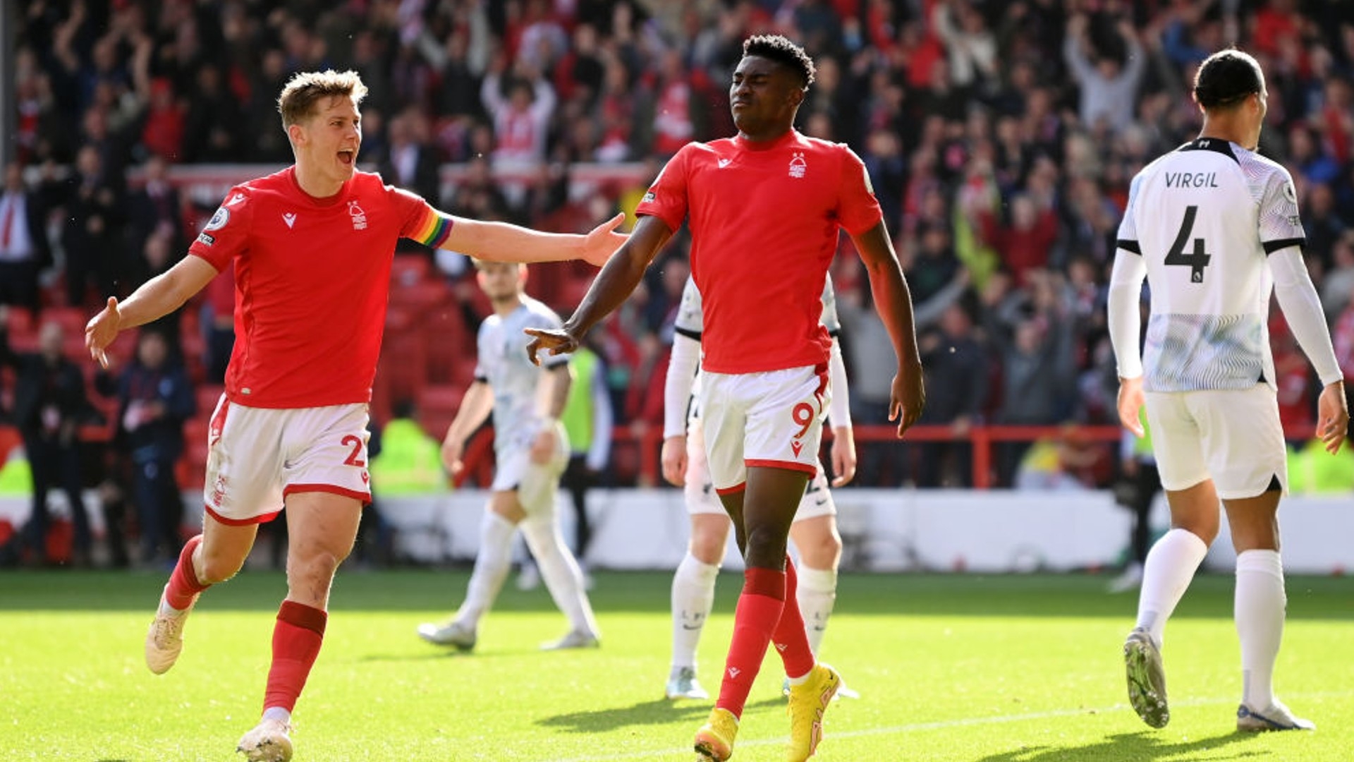 顶级赛事中 顶级赛事中